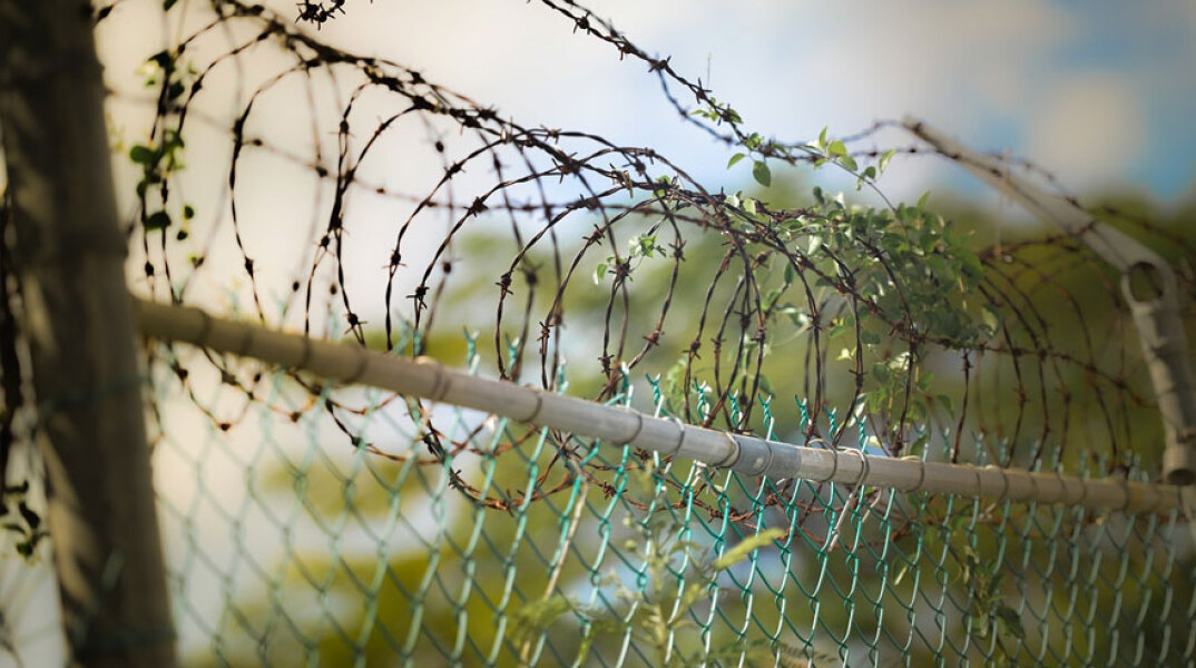 Κορωνοϊός: Οχυρώνουν τουριστικά θέρετρα στην Ισπανία για τους εκδρομείς του Πάσχα