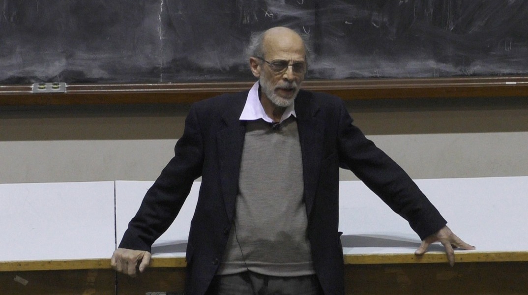 Μανόλης Κορρές