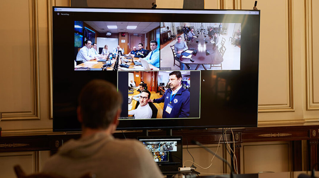 Το «ευχαριστώ» Μητσοτάκη στους ανθρώπους της Πολιτικής Προστασίας - Τηλεδιάσκεψη του πρωθυπουργού με τη ΓΓΠΠ