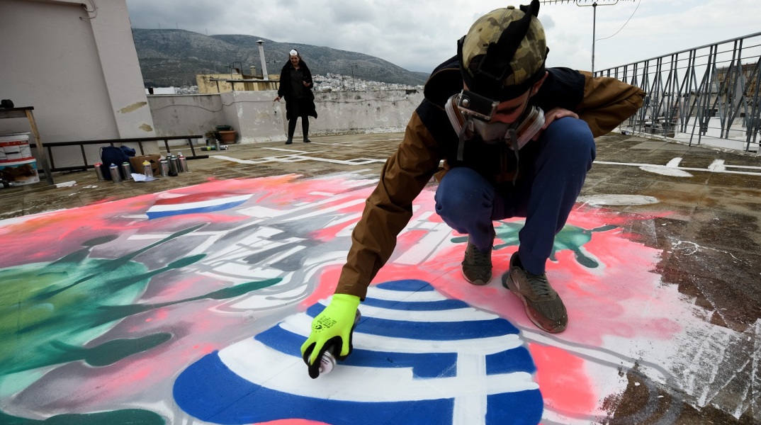 ΚΟΡΩΝΟΙΟΣ ΕΠΙΔΗΜΙΑ ΠΑΝΔΗΜΙΑ ΑΠΟΜΟΝΩΣΗ ΜΕΝΟΥΜΕ ΣΠΙΤΙ ΓΚΡΑΦΙΤΙ ΤΑΡΑΤΣΑ ΤΕΧΝΗ