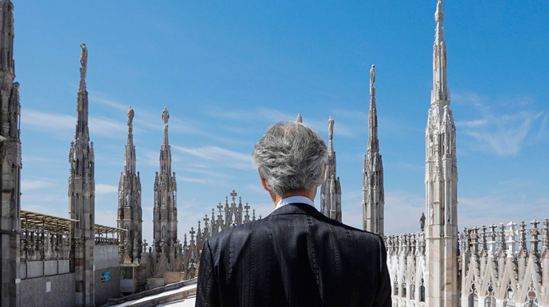 Έσπασε όλα τα ρεκόρ η συναυλία του Αντρέα Μποτσέλι στον καθεδρικό του Μιλάνου