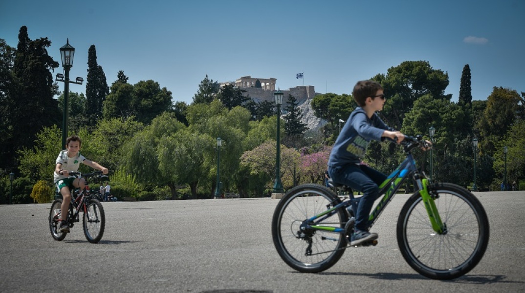 Η καραντίνα καθάρισε την ατμόσφαιρα της Αθήνας