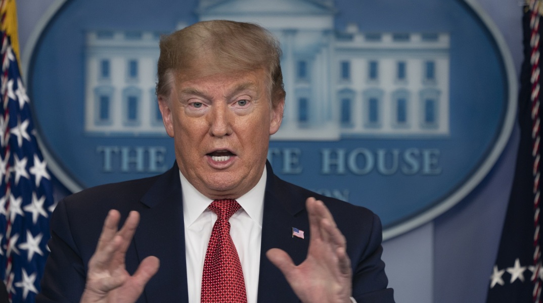 «Ξεσπάθωσε» ο πρόεδρος των ΗΠΑ μετά την αναθεώρηση του αριθμού των νεκρών στην Κίνα