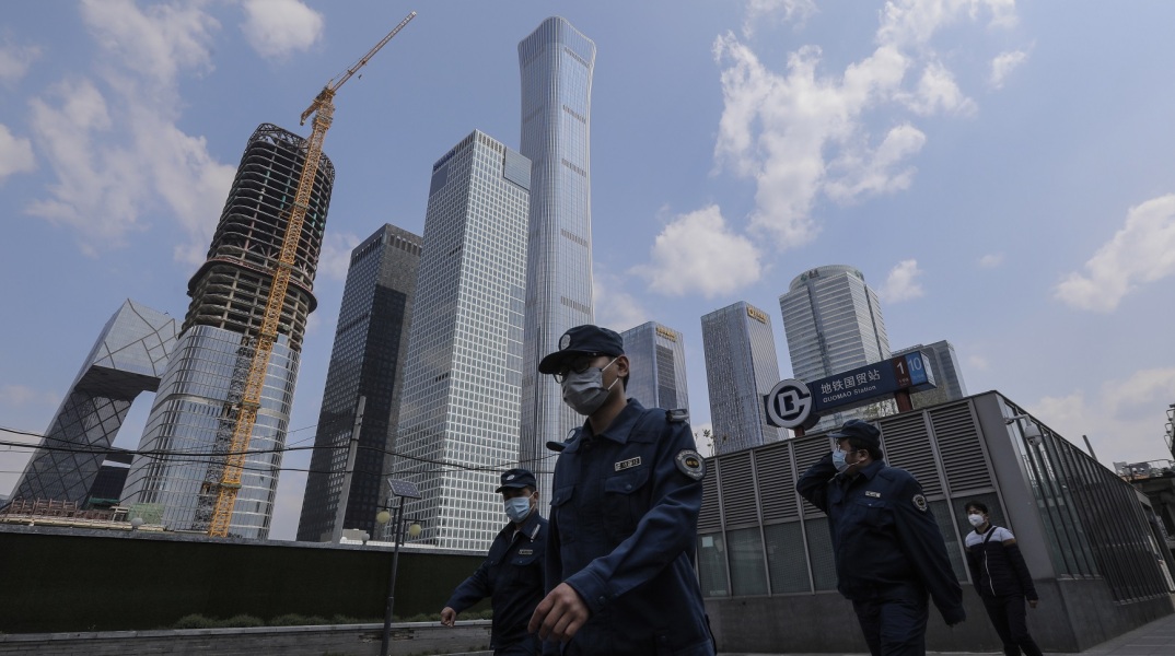 Η κινεζική οικονομία συρρικνώθηκε για πρώτη φορά στην ιστορία το πρώτο τρίμηνο, κατά 6,8% του ΑΕΠ