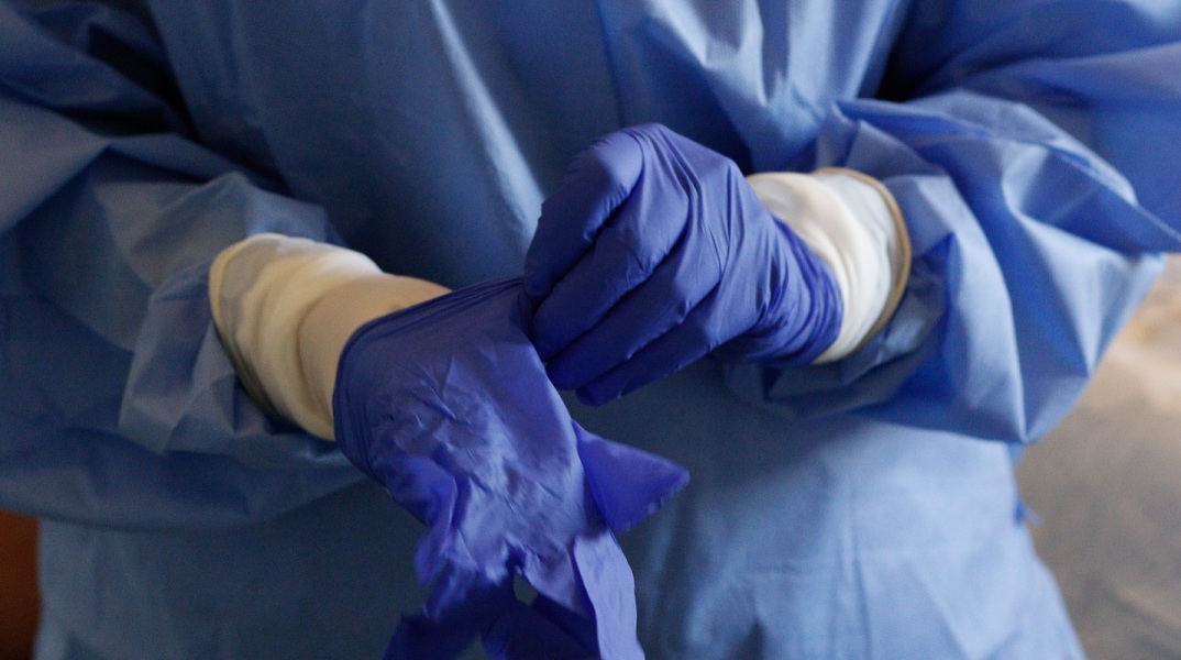 ΝΟΣΟΚΟΜΕΙΟ ΚΛΙΝΙΚΗ COVID19 ΚΟΡΟΝΟΙΟΣ ΚΟΡΩΝΟΙΟΣ ΠΑΝΔΗΜΙΑ ΠΡΟΕΤΟΙΜΑΣΙΑ ΝΟΣΗΛΕΥΤΗΣ ΝΟΣΗΛΕΥΤΕΣ ΜΑΣΚΑ ΓΑΝΤΙΑ