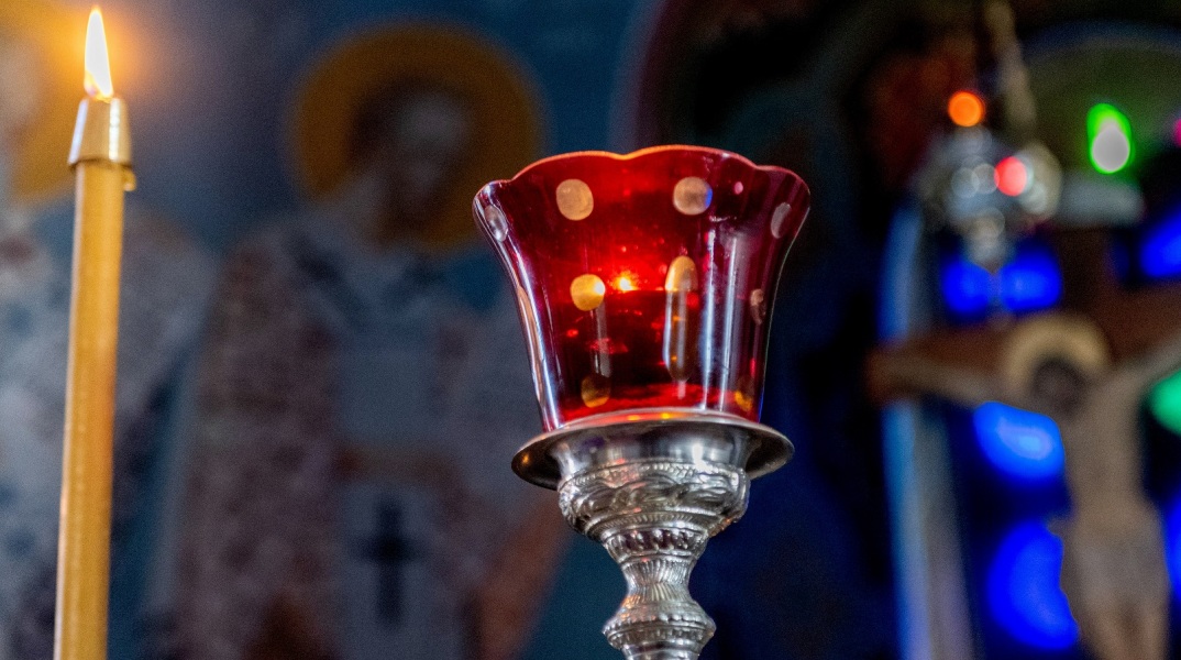 Δεν θα διανεμηθεί στην επικράτεια το Άγιο Φως