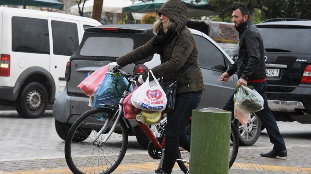 Τα μαγαζιά που θα λειτουργήσουν τις ημέρες του Πάσχα