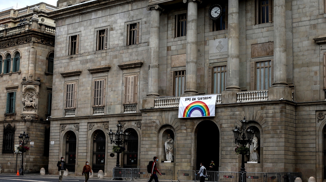 Κορωνοϊός: Ακόμη 435 θάνατοι στην Ισπανία 