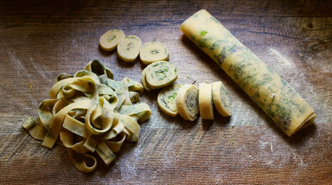 Χειροποίητες χυλοπίτες με λουλούδια