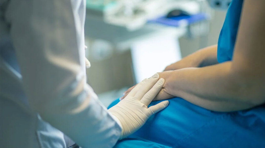 Θετική στον κορωνοϊό η σύζυγος του 35χρονου που πέθανε από Covid-19 στη Θεσσαλονίκη