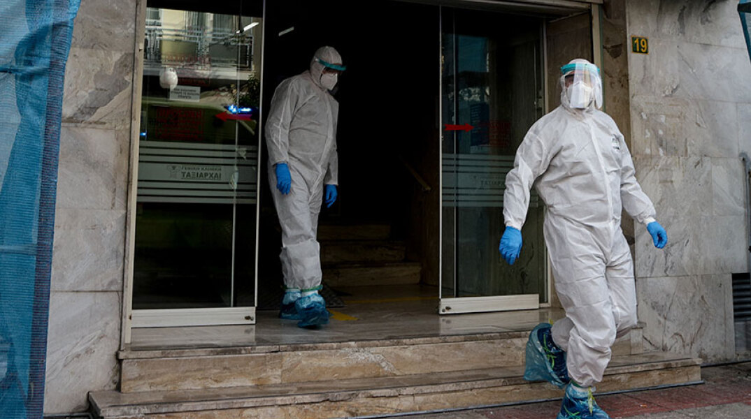 Τσιόδρας σε νεφροπαθείς στην κλινική του Περιστερίου: «Είμαστε εδώ για εσάς»