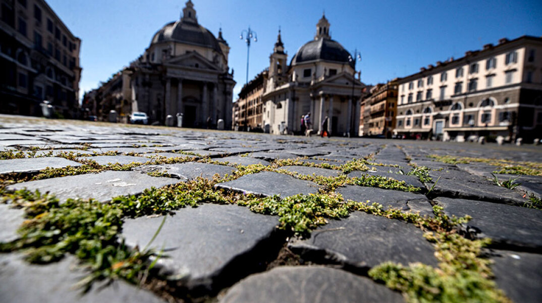 Κορωνοϊός στην Ιταλία - «Ψυχή» δεν κυκλοφορεί στη διάσημη Piazza del Popolo