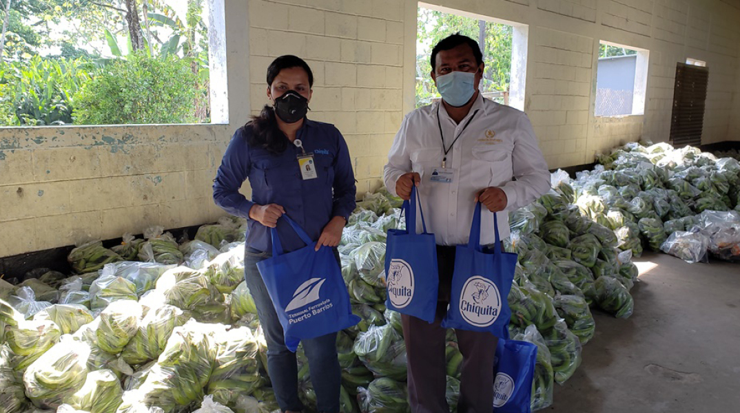 H Chiquita δωρίζει πάνω από 1.500.000 μπανάνες και προμήθειες