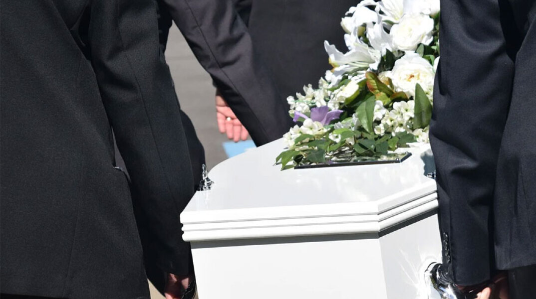 Αυτόματα η ενημέρωση του Μητρώου ΑΜΚΑ από τα Ληξιαρχεία - Τέλος στην ταλαιπωρία για τη δήλωση θανάτου