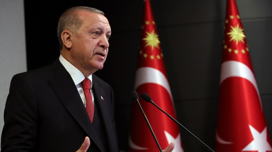 Συμφωνεί με την άποψη του ιμάμη για τον κορωνοϊό ο Ερντογάν