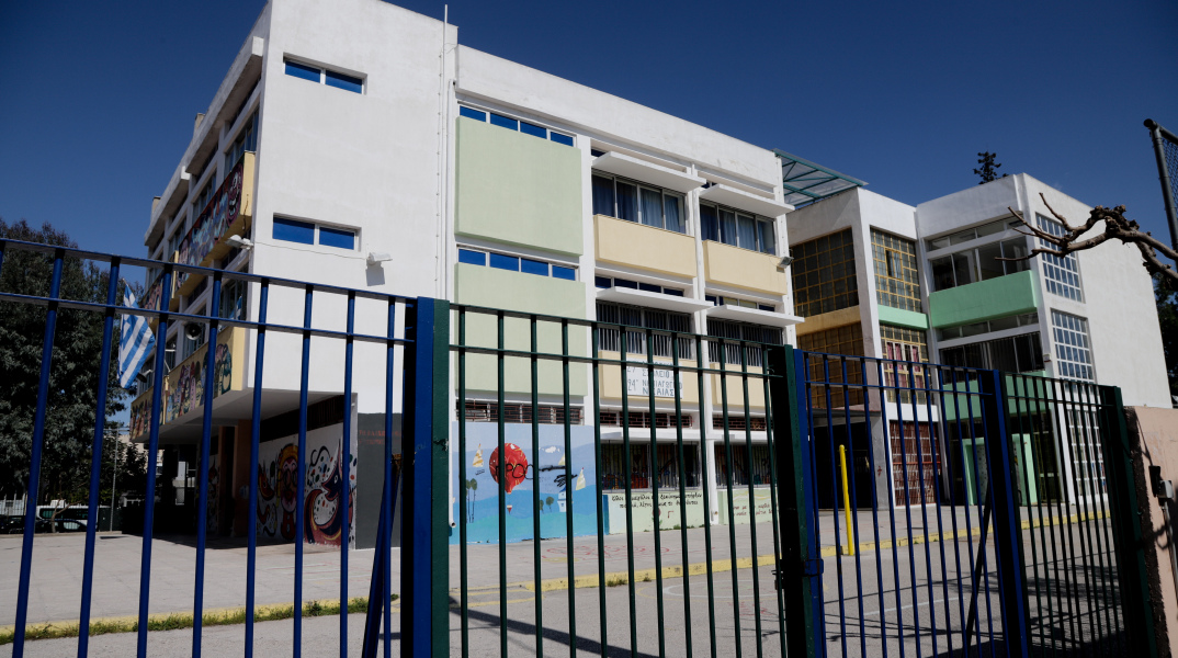 Σχολεία: Σταδιακή επιστροφή σε όλο τον κόσμο 