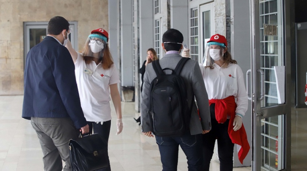 Θερμομέτρηση στο δικαστικό μέγαρο Θεσσαλονίκης