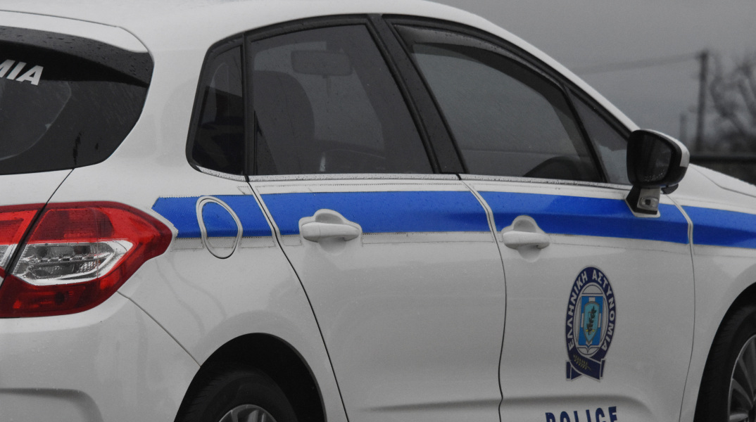 Προσποιούνταν τον διανομέα και είχε κλέψει δεκάδες σπίτια 