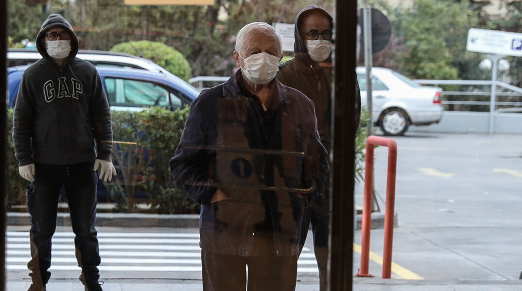 Κορωνοϊός: Για ποιους είναι υποχρεωτική η χρήση μάσκας στα σούπερ μάρκετ