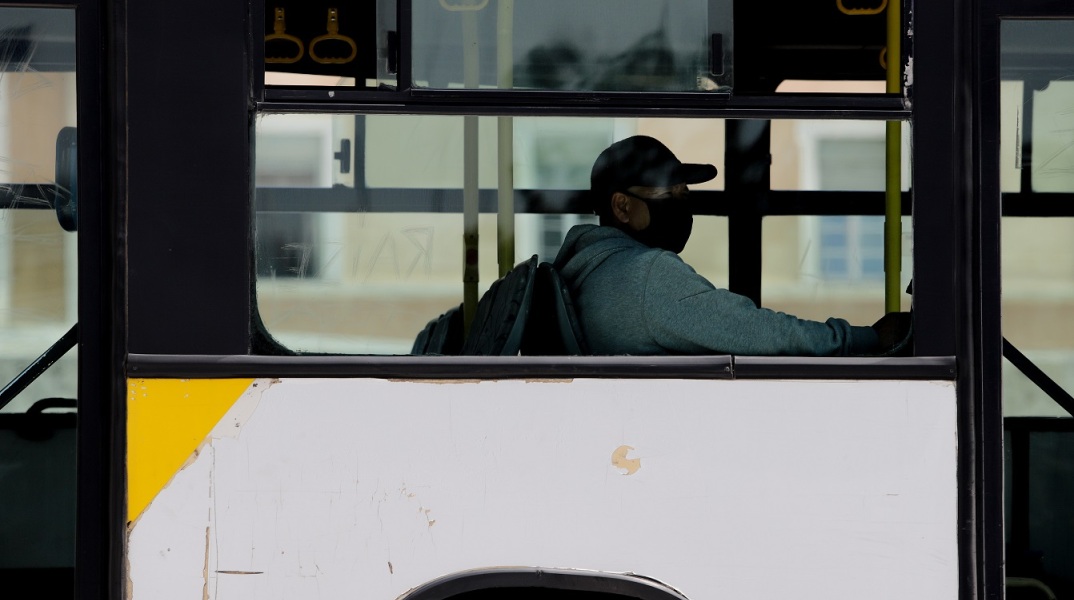 ΜΜΜ ΜΕΤΡΟ ΤΡΟΛΕΙ ΕΠΙΒΑΤΗΣ ΛΕΟΦΩΡΕΙΟ ΜΑΣΚΑ ΧΕΙΡΟΥΡΓΙΚΗ ΚΡΟΝΟΙΟΣ ΚΟΡΩΝΟΙΟΣ ΠΑΝΔΗΜΙΑ