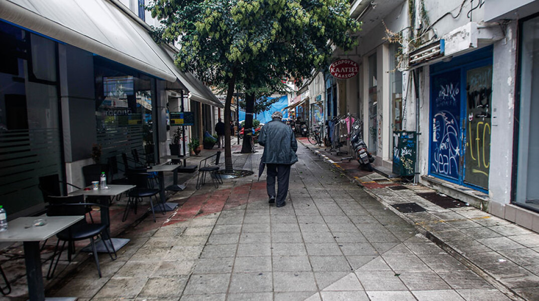 Κορωνοϊός - Άρση μέτρων: Fake news οτι υπάρχει απαγόρευση κυκλοφορίας για τους ηλικιωμένους