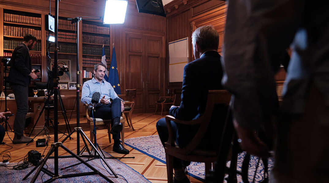 Ο Κυριάκος Μητσοτάκης δίνει συνέντευξη στο CNN για την επιτυχή αντιμετώπιση του κορωνοϊού στην Ελλάδα 