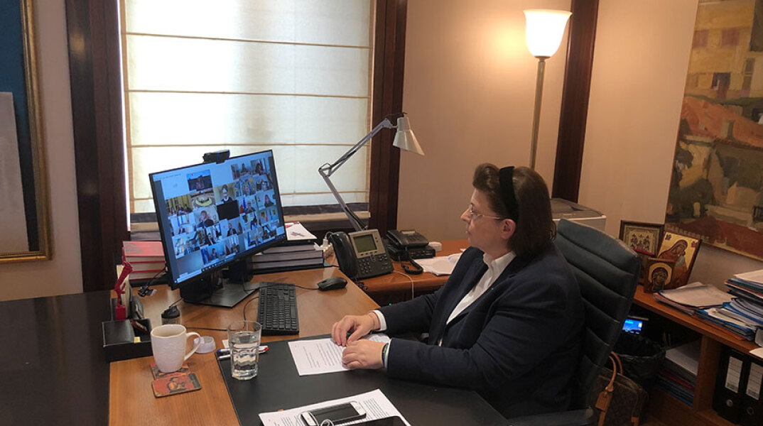 Λίνα Μενδώνη