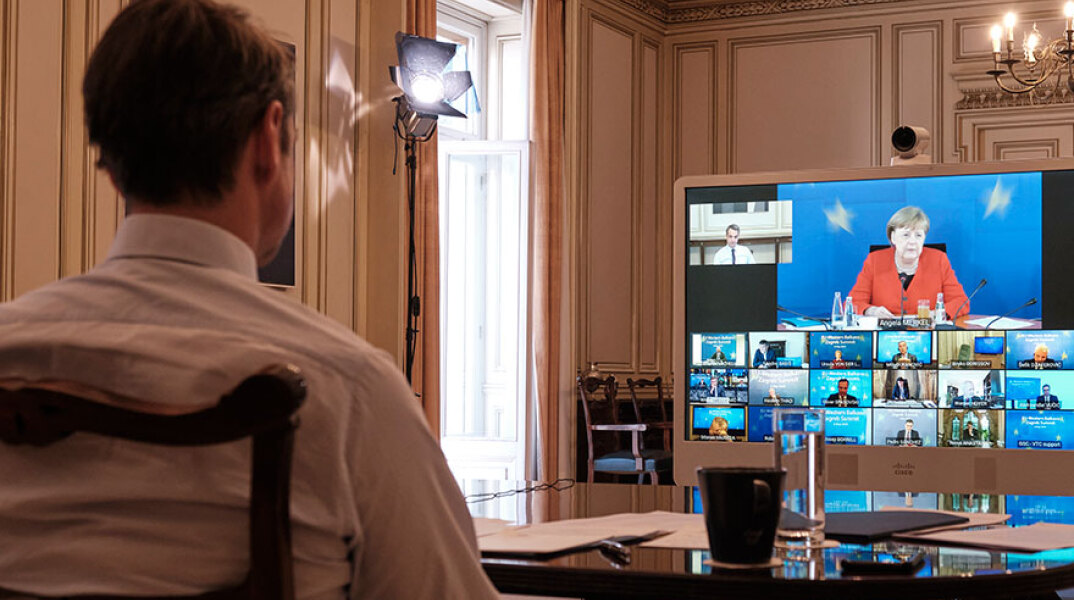 Ο Μητσοτάκης στην τηλεδιάσκεψη Κορυφής της ΕΕ 