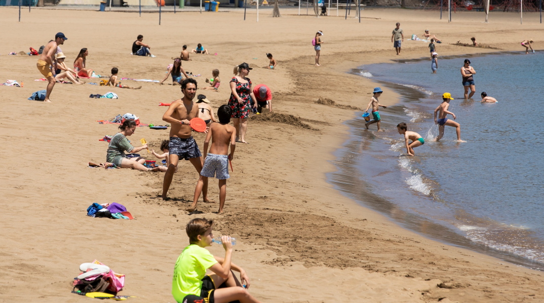 Ισπανία: «Ασυγχώρητη» μια βιαστική άρση των περιορισμών 
