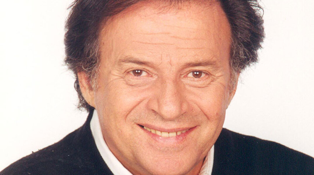 Κώστας Καρράς 