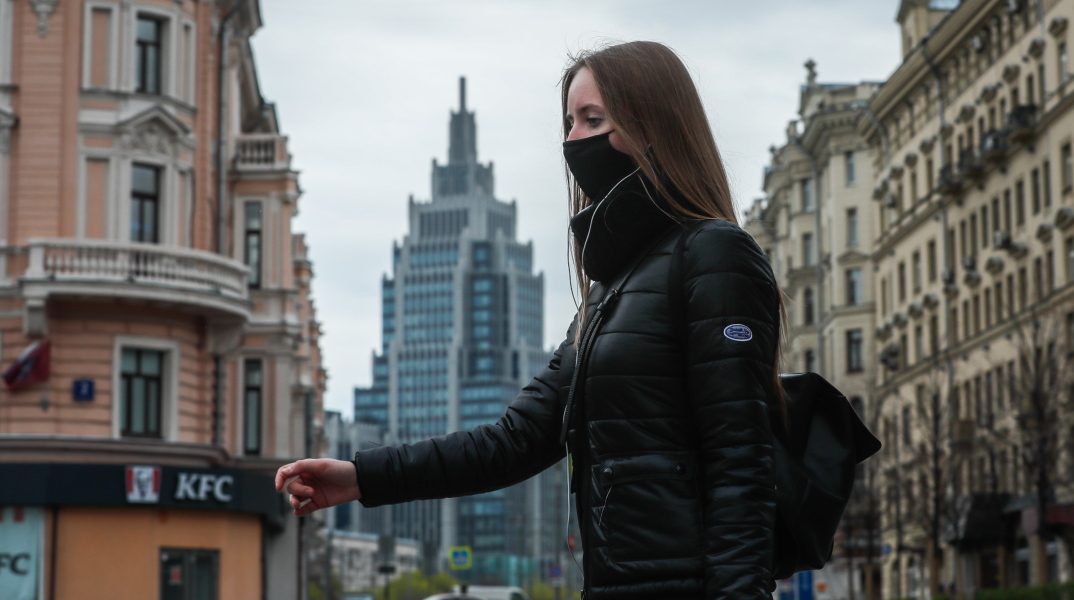 Το παράδοξο της Ρωσίας: Πολλά κρούσματα, λίγοι θάνατοι 