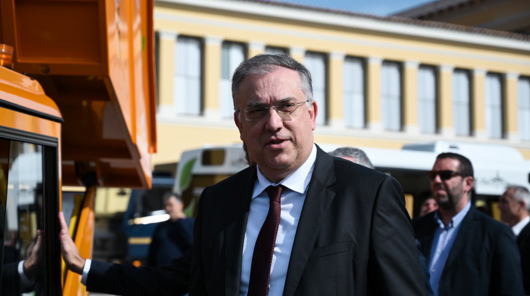 Επιστρέφει από Δευτέρα το 70% των δημοσίων υπαλλήλων 