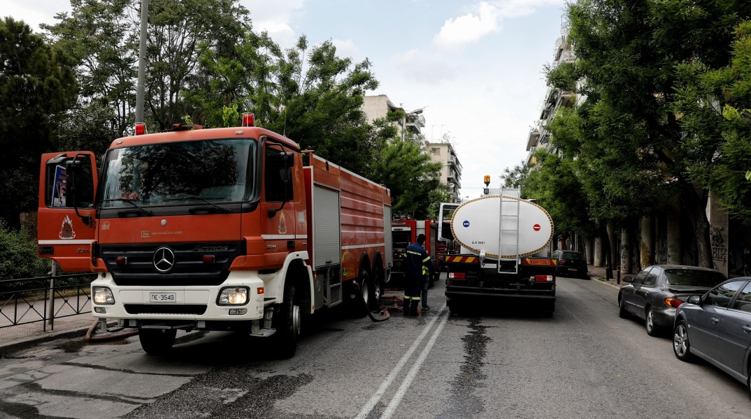 Τυλίχθηκε στις φλόγες εργοστάσιο τυποποίησης ελαιολάδου στην περιοχή Φοινικιά του Ηρακλείου Κρήτης