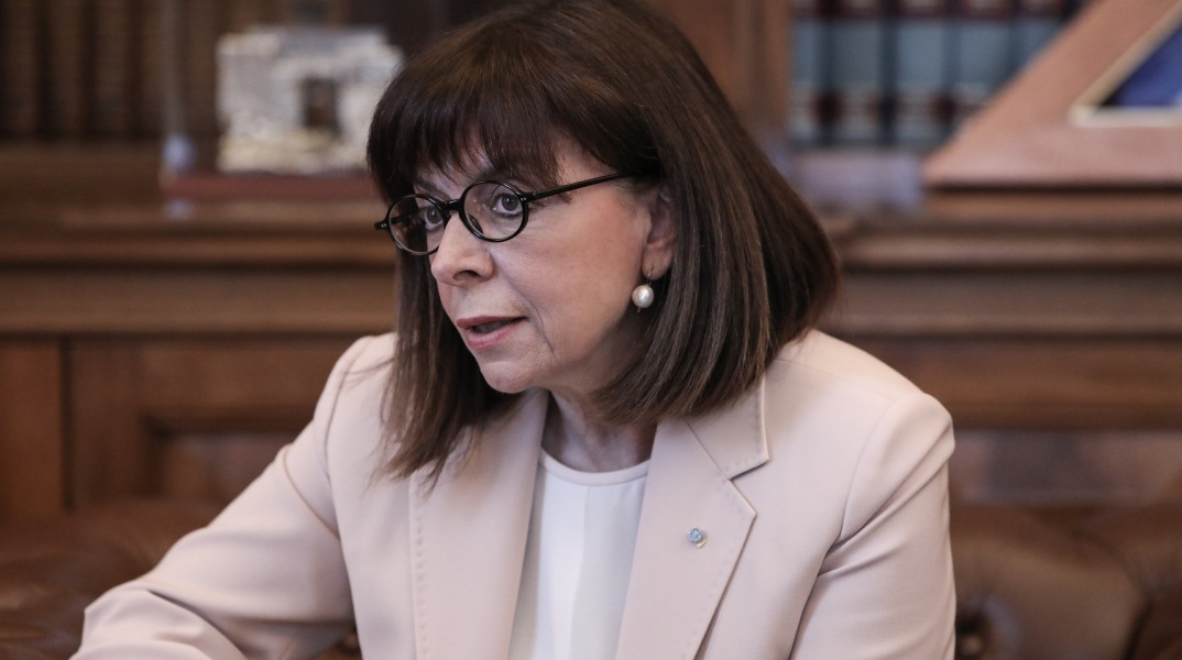 Την ανάγκη έμπρακτης αλληλεγγύης για να προστατευθεί η ενότητα της ΕΕ, υπογραμμίζει η ΠτΔ Κατερίνα Σακελλαροπούλου σε μήνυμά της, με την ευκαιρία της συμπλήρωσης 70 χρόνων από τη Διακήρυξη Σουμάν