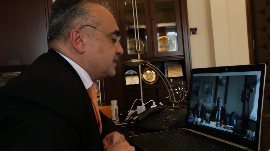 Οι δικηγόροι «δεν έχουν λάβει οποιαδήποτε οικονομική στήριξη από την Πολιτεία» εν μέσω της πανδημίας του κορωνοϊού, επισημαίνει σε ανακοίνωσή της η Ολομέλεια των προέδρων