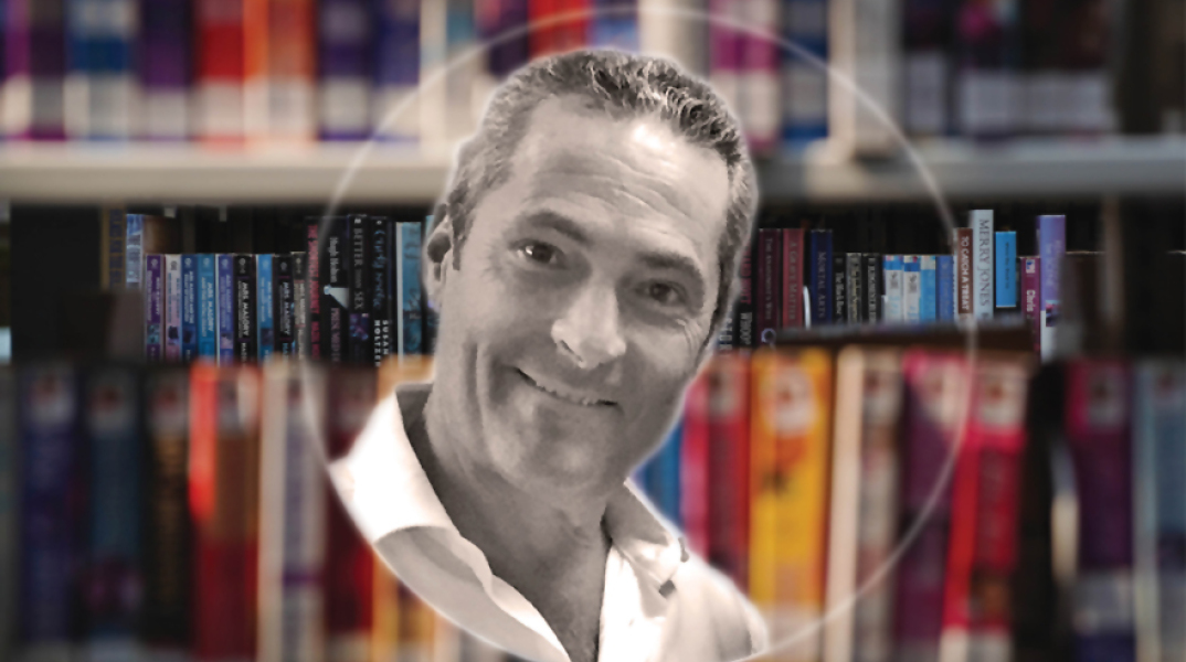 Ο Γιάννης Κωνστανταρόπουλος από τις Εκδόσεις Μίνωας
