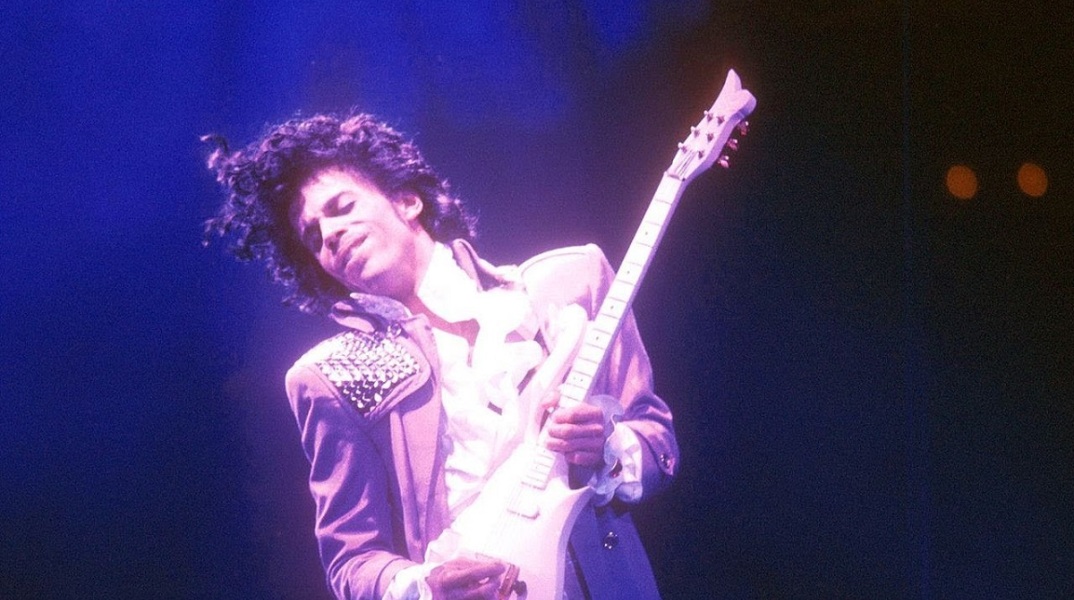 Mια ιστορική συναυλία του Prince σε livestream για την ενίσχυση του ΠΟΥ