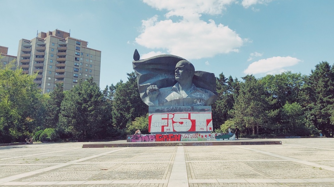 Σοβιετικό μνημείο του Λένιν