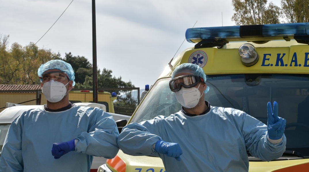 Νοσηλευτές του ΕΚΑΒ 