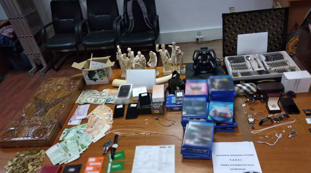 Σπείρα αλλοδαπών πίσω από 31 διαρρήξεις και κλοπές στην Αττική - 10 συλλήψεις από την Αστυνομία