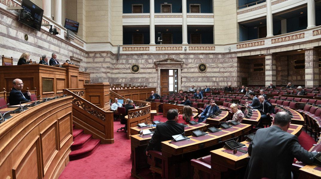 Την Τρίτη στη Βουλή η πρόταση για Παπαγγελόπουλο 