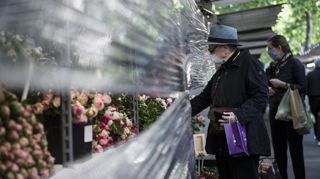 Την προοπτική της Γαλλίας υποβάθμισε η Fitch 