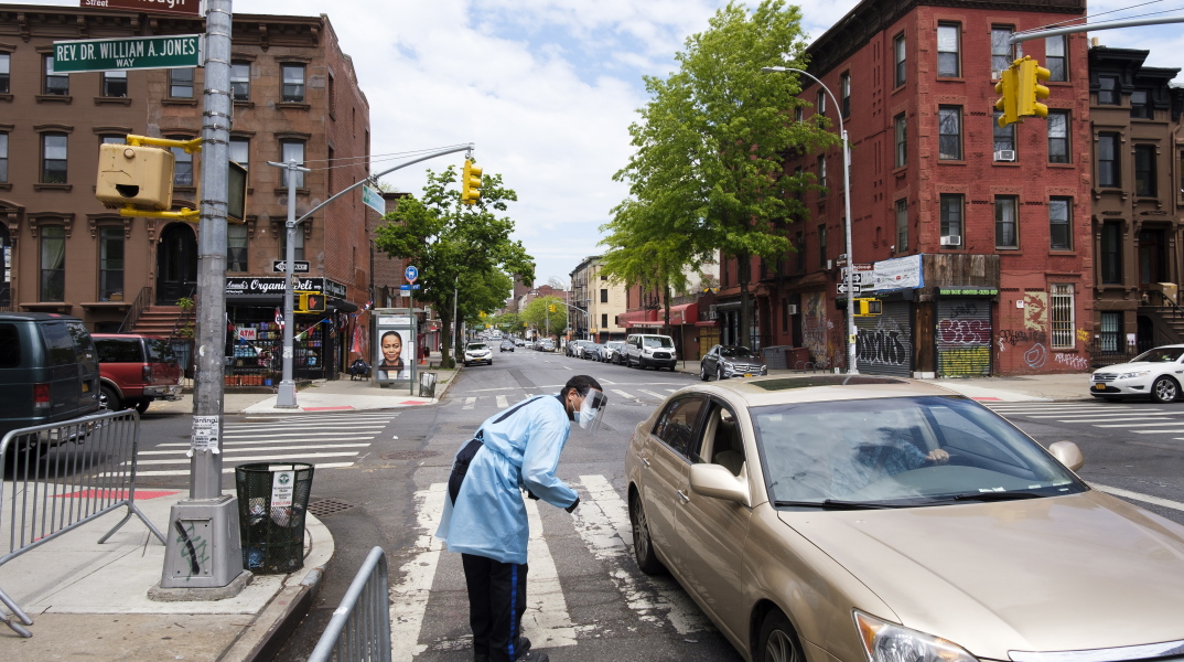 Κορωνοϊός: Τουλάχιστον 304.619 νεκροί σε όλο τον κόσμο 