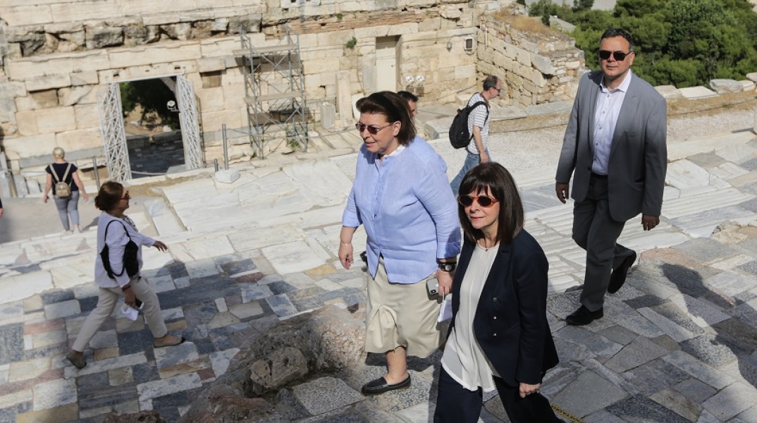 Η Πρόεδρος της Δημοκρατίας στην Ακρόπολη 