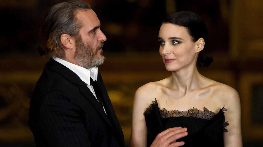 Χοακίν Φίνιξ - Ρούνεϊ Μάρα