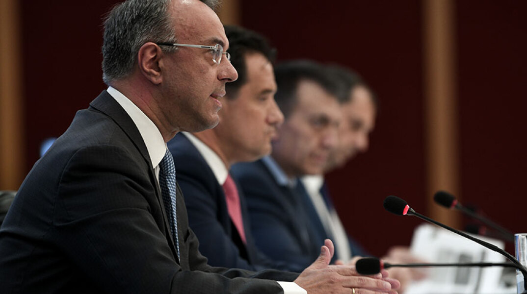 Κορωνοϊός: Ο Σταϊκούρας ανακοίνωσε τα 15 νέα μέτρα στήριξης της οικονομίας