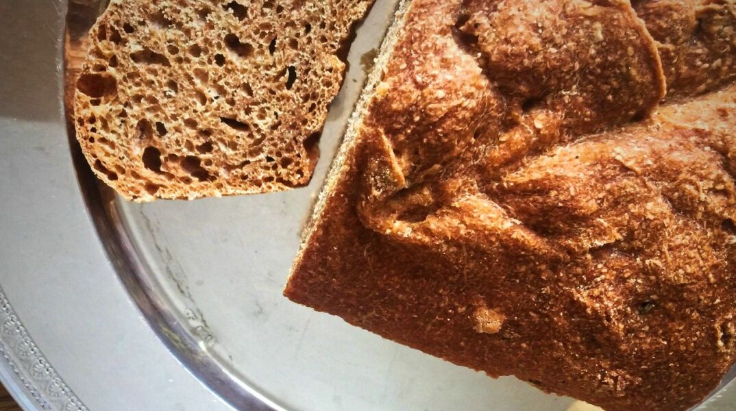 Ψωμί με αλεύρι ολικής άλεσης και κύμινο από τον Δημήτρη Ξανθούλη