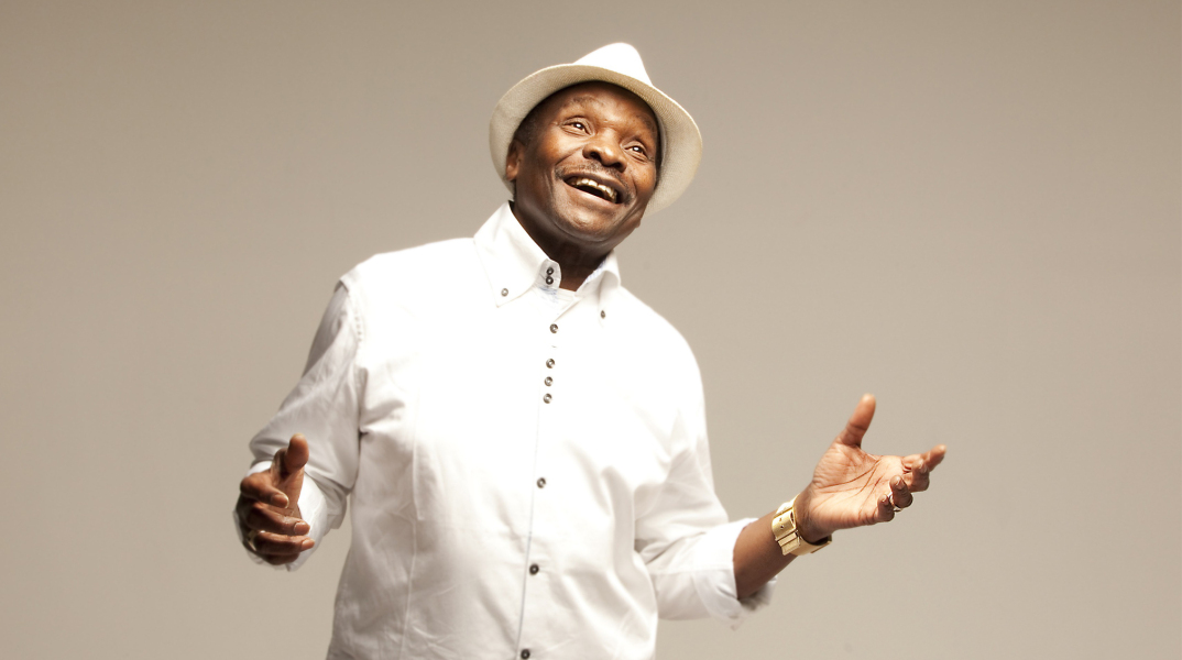 Ο τραγουδιστής Μόρι Καντέ