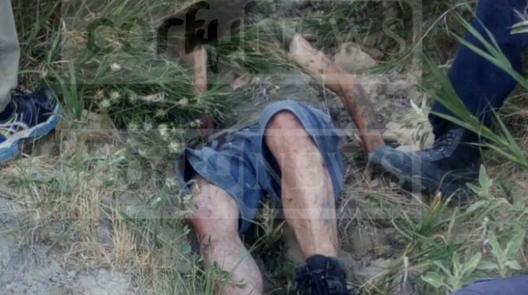 Η στιγμή του απεγκλωβισμού του «δράκου της Κέρκυρας» 