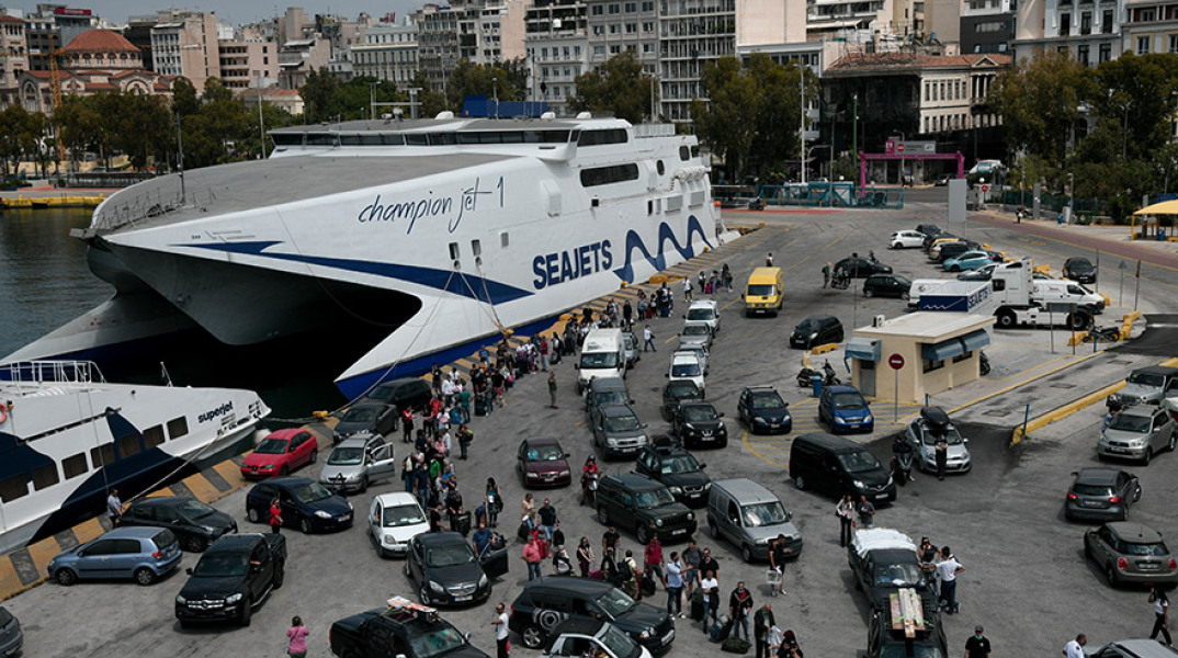 Πειραιάς - Πλοίο 